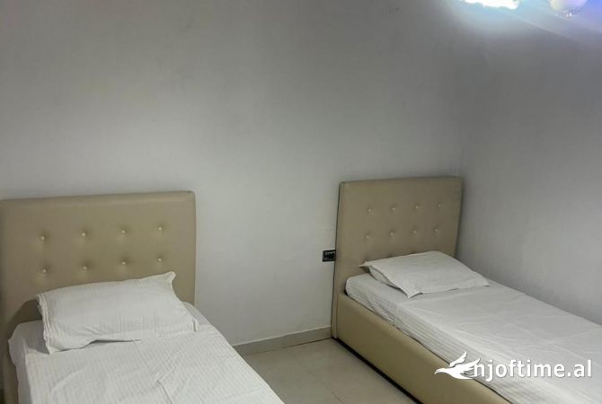 Shtepi me qera Apartament ne Tirane, 3+1, Mobilimi E mobiluar, Pagesa 721  Euro.