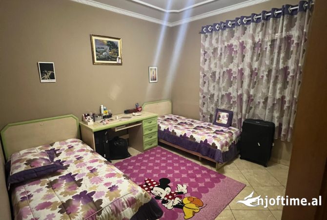 Shtepi me qera 2+1 ne Tirane - 454 Euro