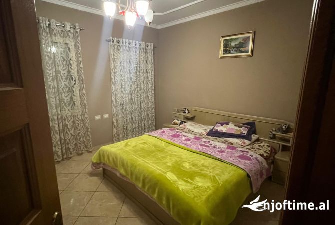 Shtepi me qera 2+1 ne Tirane - 454 Euro
