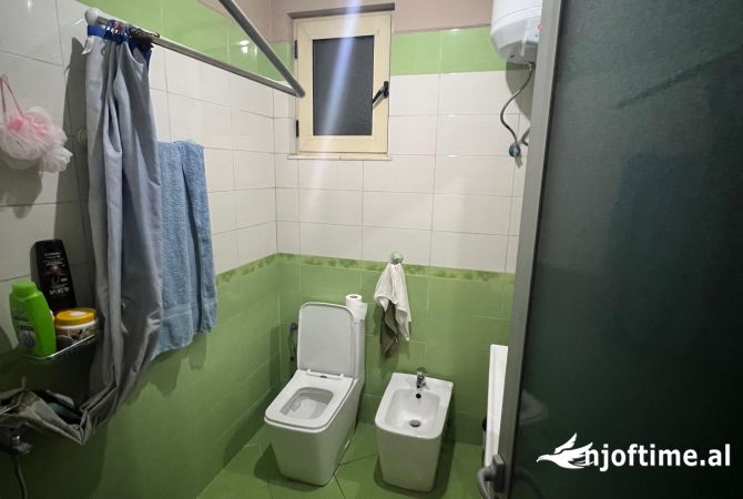Shtepi me qera Apartament ne Tirane, 2+1, Mobilimi E mobiluar, Pagesa 454  Euro.