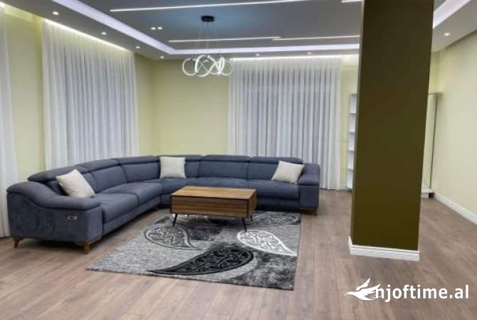 Shtepi me qera 3+1 ne Tirane - 655 Euro