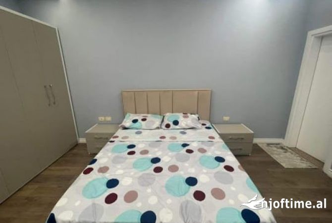 Shtepi me qera Apartament ne Tirane, 3+1, Mobilimi E mobiluar, Pagesa 655  Euro.