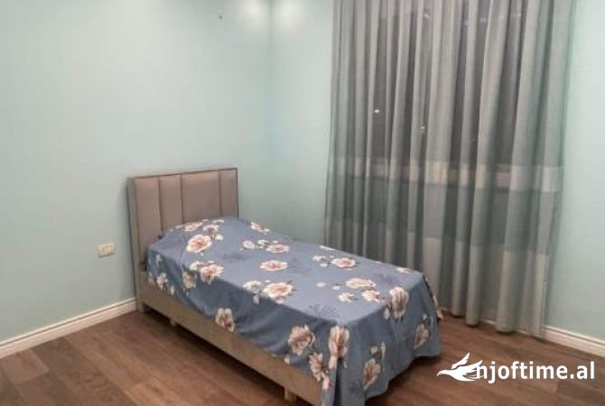 Shtepi me qera Apartament ne Tirane, 3+1, Mobilimi E mobiluar, Pagesa 655  Euro.