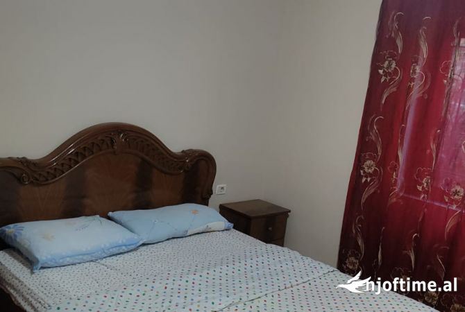 Shtepi me qera Apartament ne Tirane, 1+1, Mobilimi E mobiluar, Pagesa 355  Euro.
