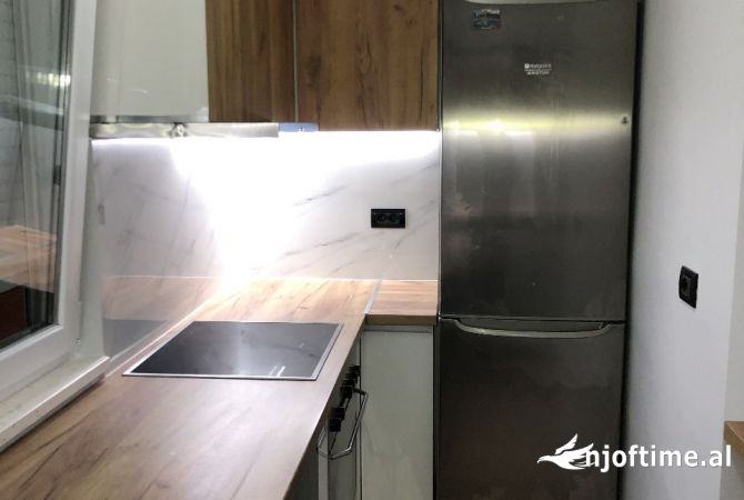 Shtepi me qera Apartament ne Tirane, 1+1, Mobilimi E mobiluar, Pagesa 652  Euro.