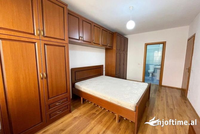 Shtepi me qera Apartament ne Tirane, 2+1, Mobilimi E mobiluar, Pagesa 502  Euro.
