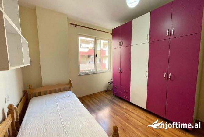 Shtepi me qera Apartament ne Tirane, 2+1, Mobilimi E mobiluar, Pagesa 502  Euro.