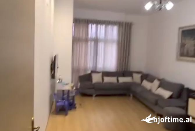 Shtepi me qera 1+1 ne Tirane - 455 Euro