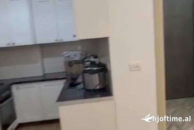 Shtepi me qera Apartament ne Tirane, 1+1, Mobilimi E mobiluar, Pagesa 455  Euro.