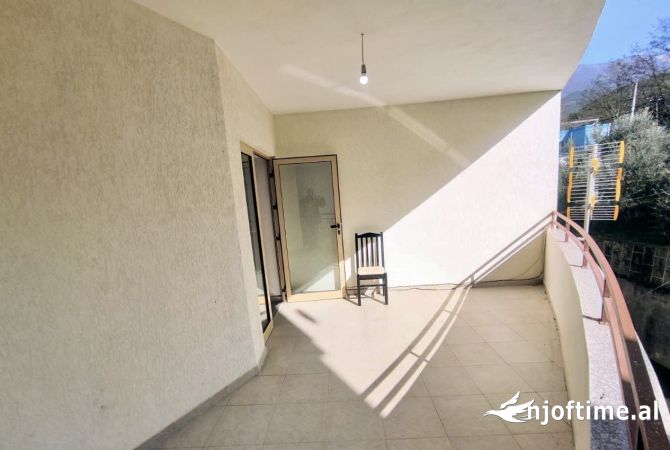 Shtepi ne shitje Apartament ne Tirane, 2+1, Mobilimi E mobiluar, Pagesa 94,000  Euro.