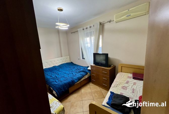 Shtepi ne shitje Apartament ne Tirane, 1+1, Mobilimi E mobiluar, Pagesa 89,008  Euro.