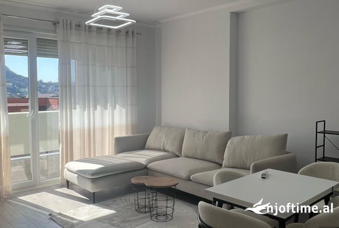 Shtepi me qera 3+1 ne Tirane - 800 Euro