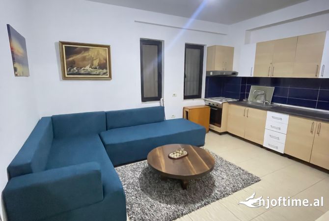 Shtepi me qera 2+1 ne Tirane - 451 Euro