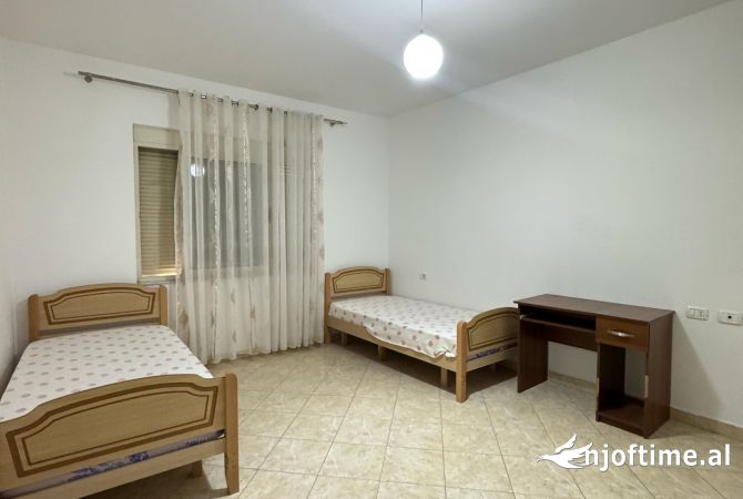 Shtepi me qera Apartament ne Tirane, 2+1, Mobilimi E mobiluar, Pagesa 505  Euro.