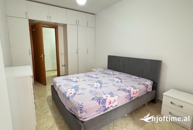 Shtepi me qera Apartament ne Tirane, 2+1, Mobilimi E mobiluar, Pagesa 505  Euro.