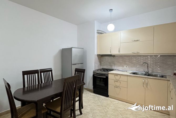 Shtepi me qera 2+1 ne Tirane - 505 Euro