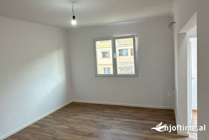 Shtepi ne shitje Apartament ne Tirane, 2+1, Mobilimi Bosh, pa mobiluar, Pagesa 148,006  Euro.