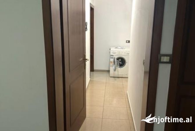 Shtepi me qera Apartament ne Tirane, 1+1, Mobilimi E mobiluar, Pagesa 322  Euro.