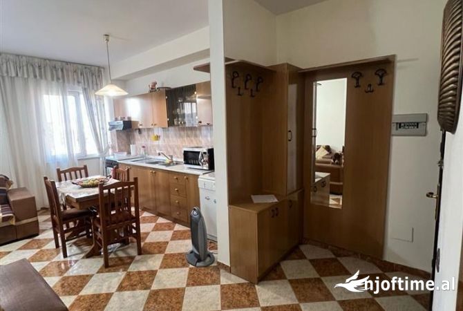 Shtepi me qera 2+1 ne Tirane - 501 Euro