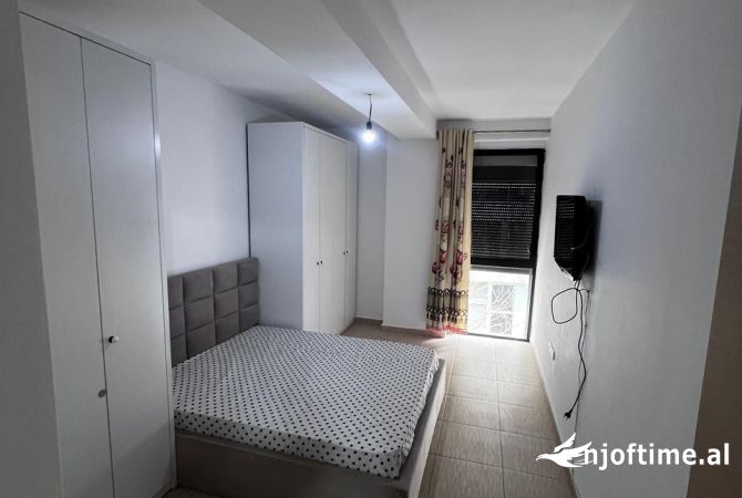 Shtepi me qera Apartament ne Tirane, 2+1, Mobilimi E mobiluar, Pagesa 450  Euro.