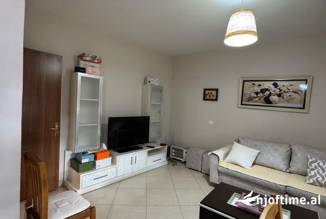 Shtepi me qera 1+1 ne Tirane - 450 Euro
