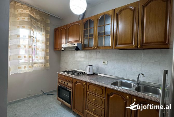 Shtepi me qera 1+1 ne Tirane - 450 Euro