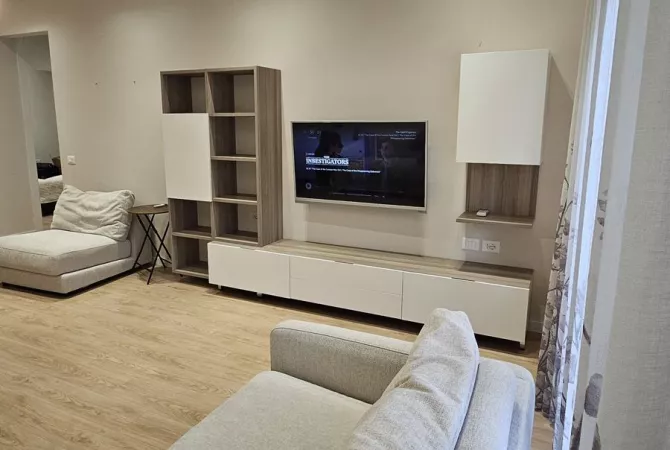 Shtepi me qera 3+1 ne Tirane - 1,200 Euro