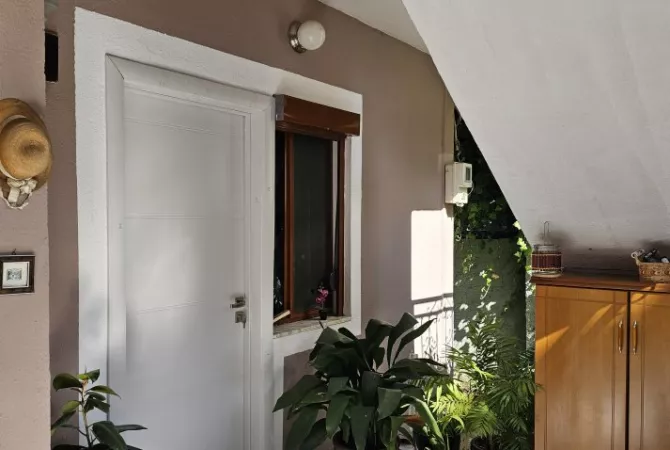 Shtepi me qera Apartament ne Tirane, 1+1, Mobilimi E mobiluar, Pagesa 360  Euro.