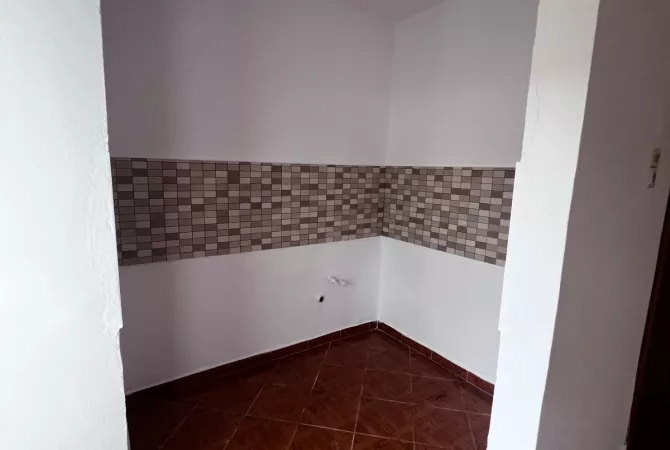 Shtepi ne shitje 1+1 ne Tirane - 67,000 Euro