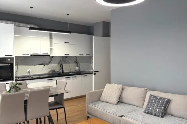 Shtepi me qera 2+1 ne Tirane - 751 Euro