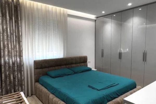 Shtepi me qera 1+1 ne Tirane - 549 Euro