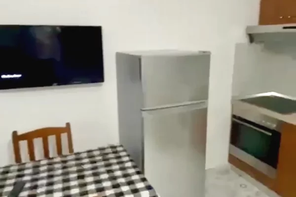 Shtepi me qera 1+1 ne Tirane - 380 Euro