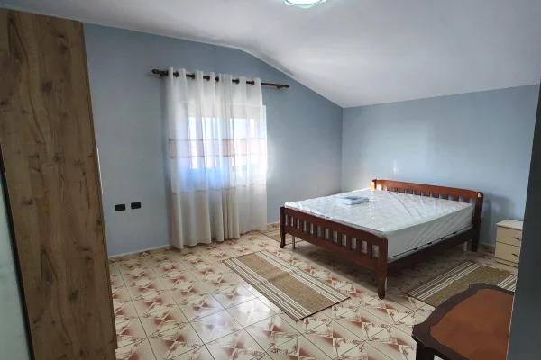 Shtepi me qera 2+1 ne Tirane - 450 Euro