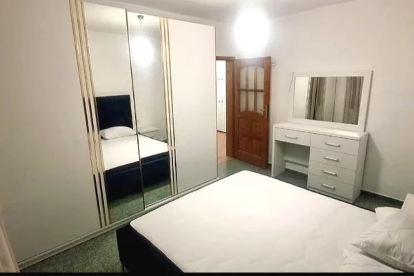 Shtepi me qera Apartament ne Tirane, 1+1, Mobilimi E mobiluar, Pagesa 449  Euro.