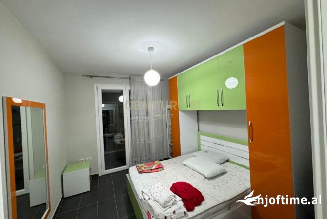 Shtepi ne shitje Apartament ne Durres, 2+1, Mobilimi E mobiluar, Pagesa 160,000  Euro.