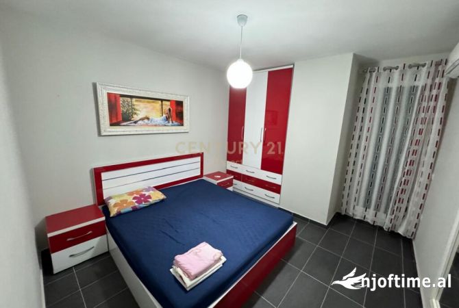 Shtepi ne shitje Apartament ne Durres, 2+1, Mobilimi E mobiluar, Pagesa 160,000  Euro.