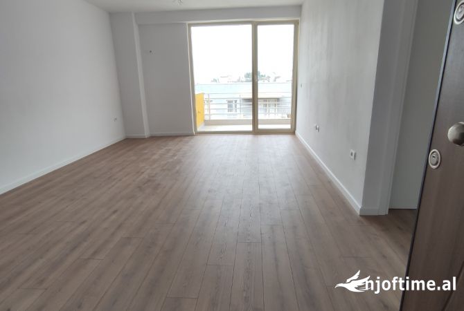 Shtepi ne shitje Apartament ne Tirane, 1+1, Mobilimi Bosh, pa mobiluar, Pagesa 83,000  Euro.
