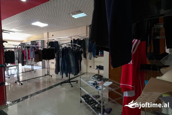 Ambient biznesi me qera 1+1 ne Durres - 300 Euro