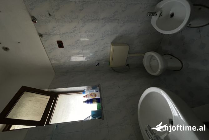 Ambient biznesi me qera 1+1 ne Durres - 300 Euro