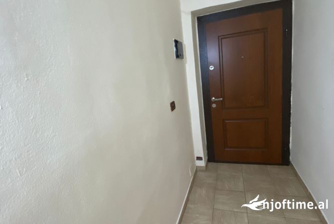 Shtepi me qera 1+1 ne Tirane - 50,000 Leke