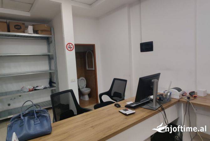 Ambient biznesi me qera 3+1 ne Tirane - 900 Euro