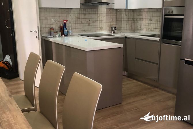 Shtepi me qera 3+1 ne Tirane - 1,000 Euro