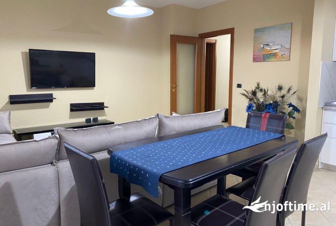 Shtepi me qera 2+1 ne Tirane - 900 Euro