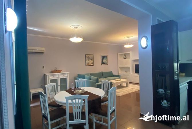 Shtepi me qera 2+1 ne Tirane - 800 Euro