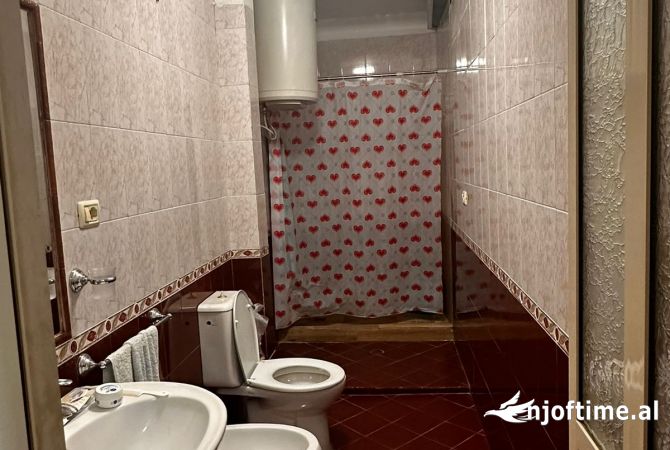 Shtepi me qera 2+1 ne Tirane - 700 Euro