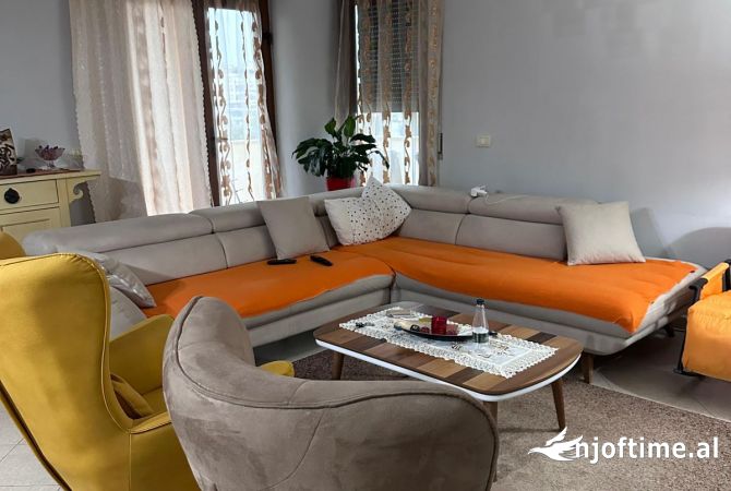 Shtepi me qera 3+1 ne Tirane - 1,500 Euro