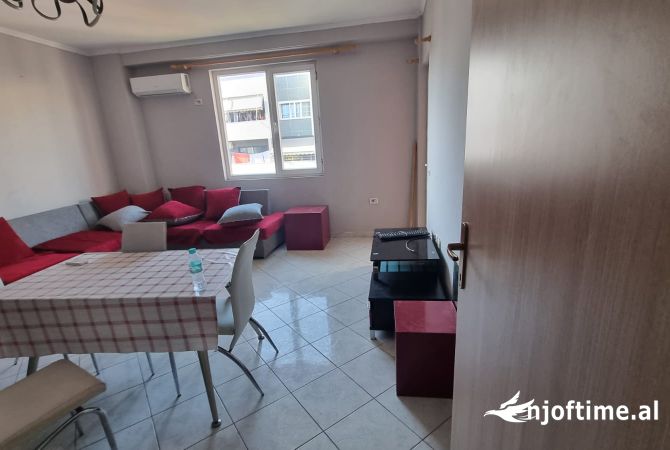 Shtepi me qera 2+1 ne Tirane - 450 Euro