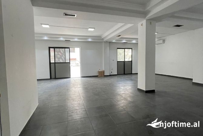 Shtepi me qera 3+1 ne Tirane - 1,300 Euro