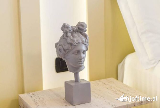 Shtepi me qera 1+1 ne Tirane - 1,200 Euro