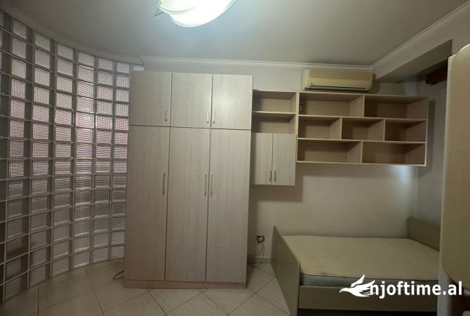 Shtepi me qera 2+1 ne Tirane - 650 Euro